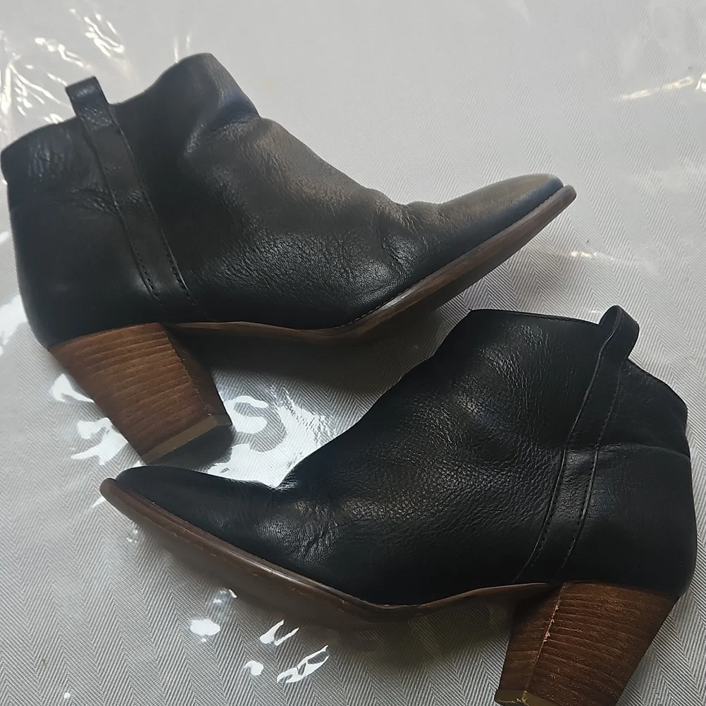 🌸Madewell Black Leather Ankle‎ Boots 6.5